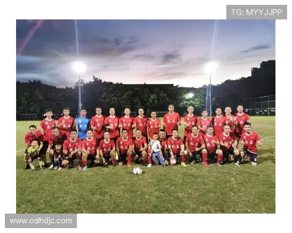 足球明星齐聚一堂高清合影展现绿茵场上的荣耀与激情 足球明星齐聚一堂高清合影展现绿茵场上的荣耀与激情