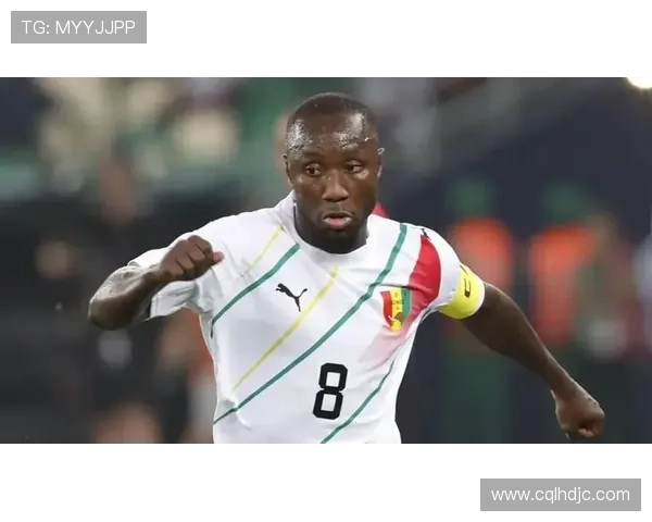 黑人足球明星展现强健肌肉魅力引发全球关注与热议 黑人足球明星展现强健肌肉魅力引发全球关注与热议