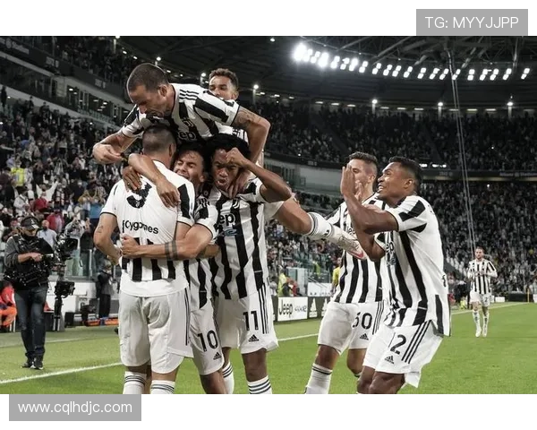 尤文图斯足球明星精彩出场展现卓越技艺与团队合作精神