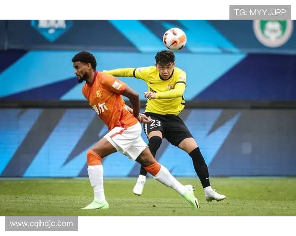 武汉足球队以82分稳居冠军赛积分榜首位，争冠形势一片大好